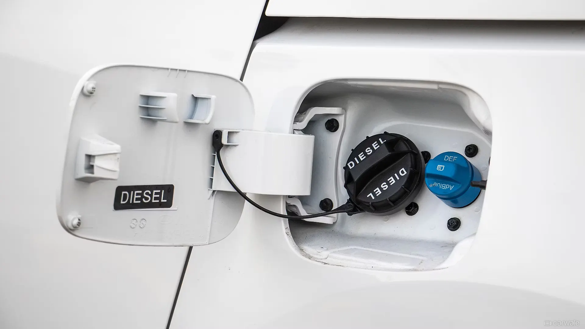 Carnival Open Fuel Lid Image, Carnival Photos in India CarWale