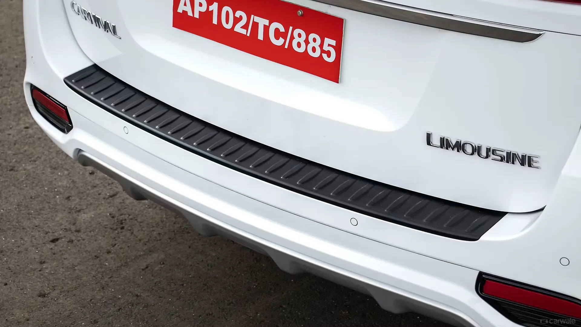 Carnival Rear Bumper Image, Carnival Photos in India CarWale