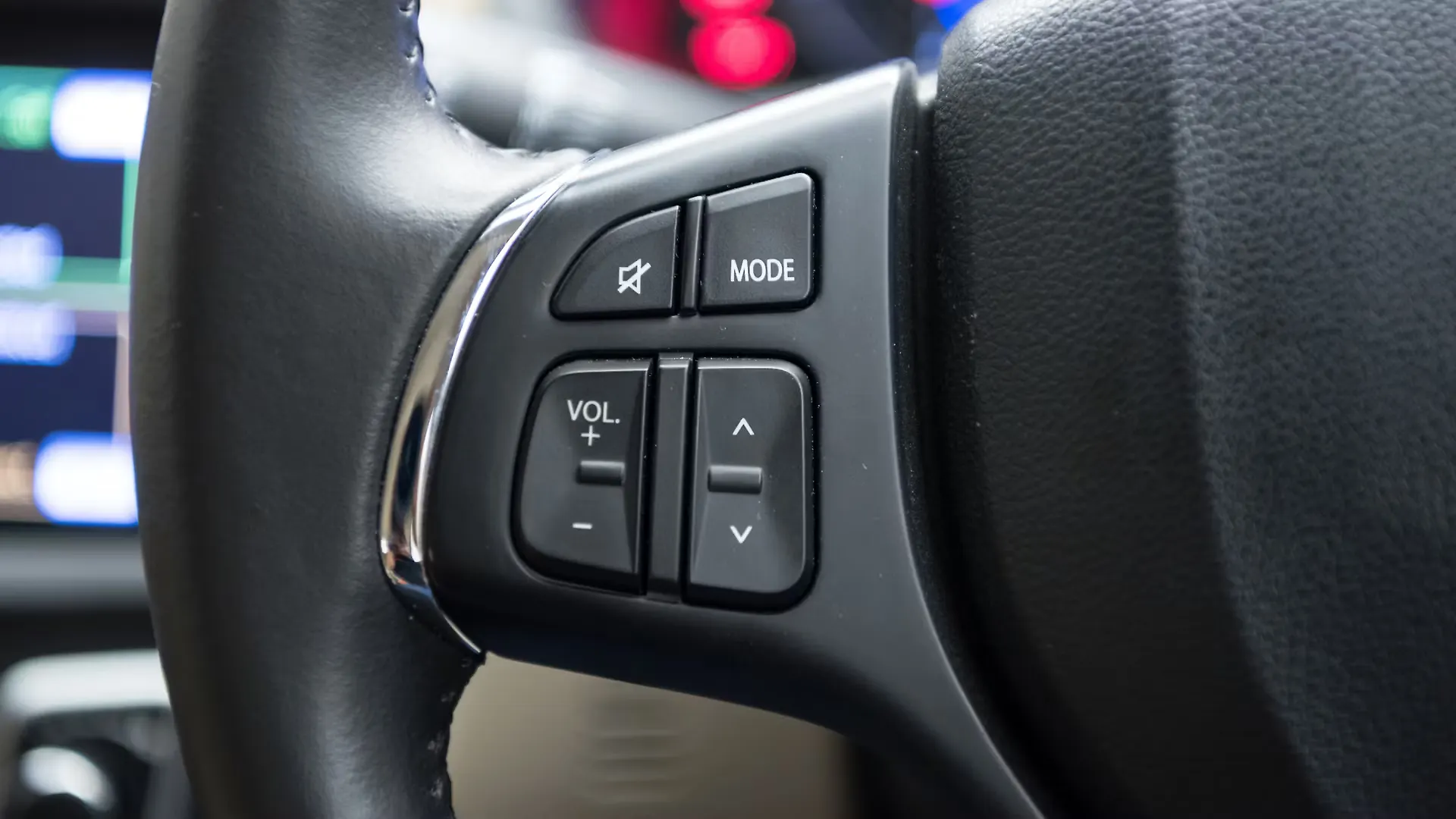 Ciaz Left Steering Mounted Controls Image, Ciaz Photos in India CarWale