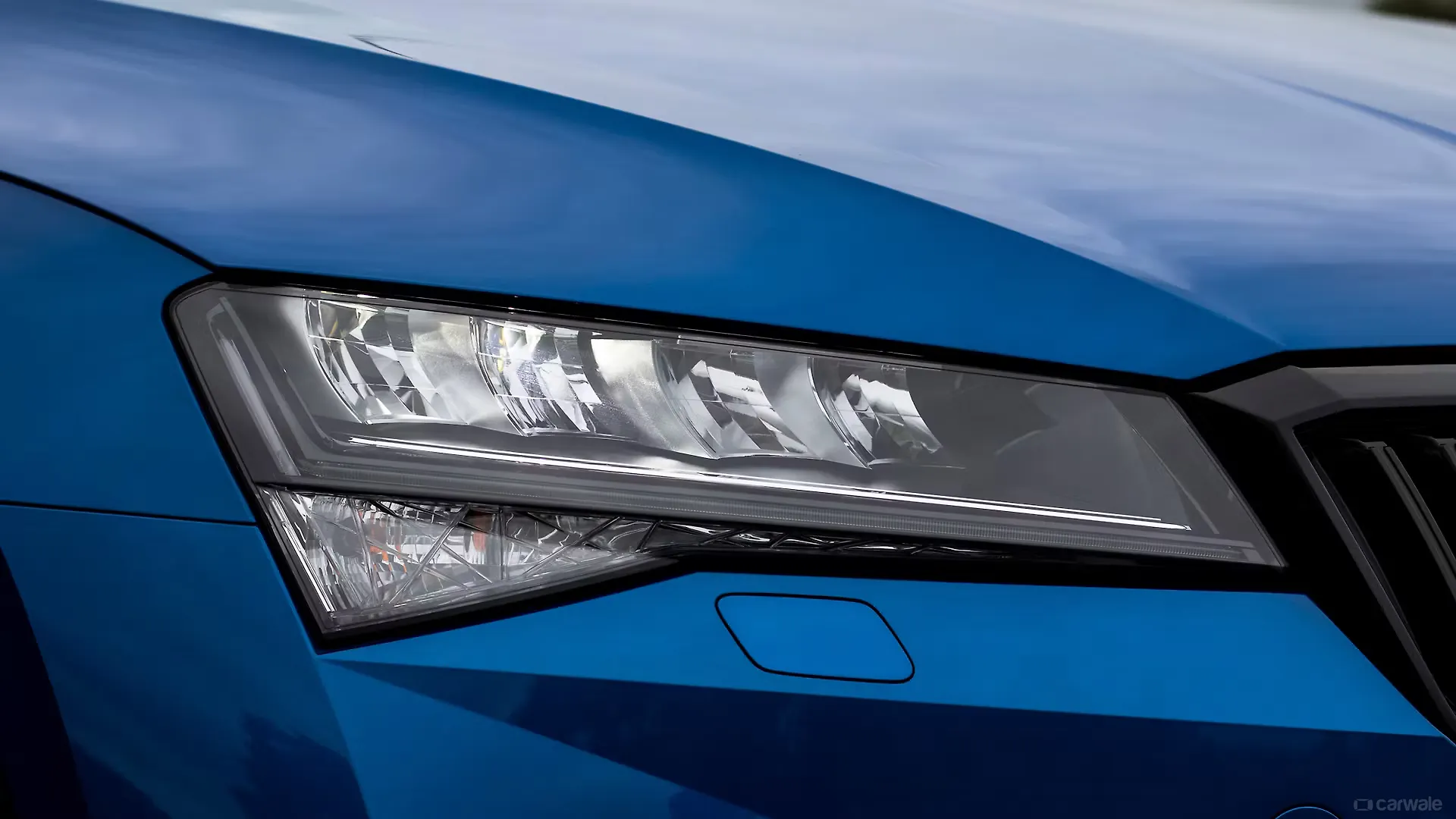 Superb Headlight Image, Superb Photos in India CarWale