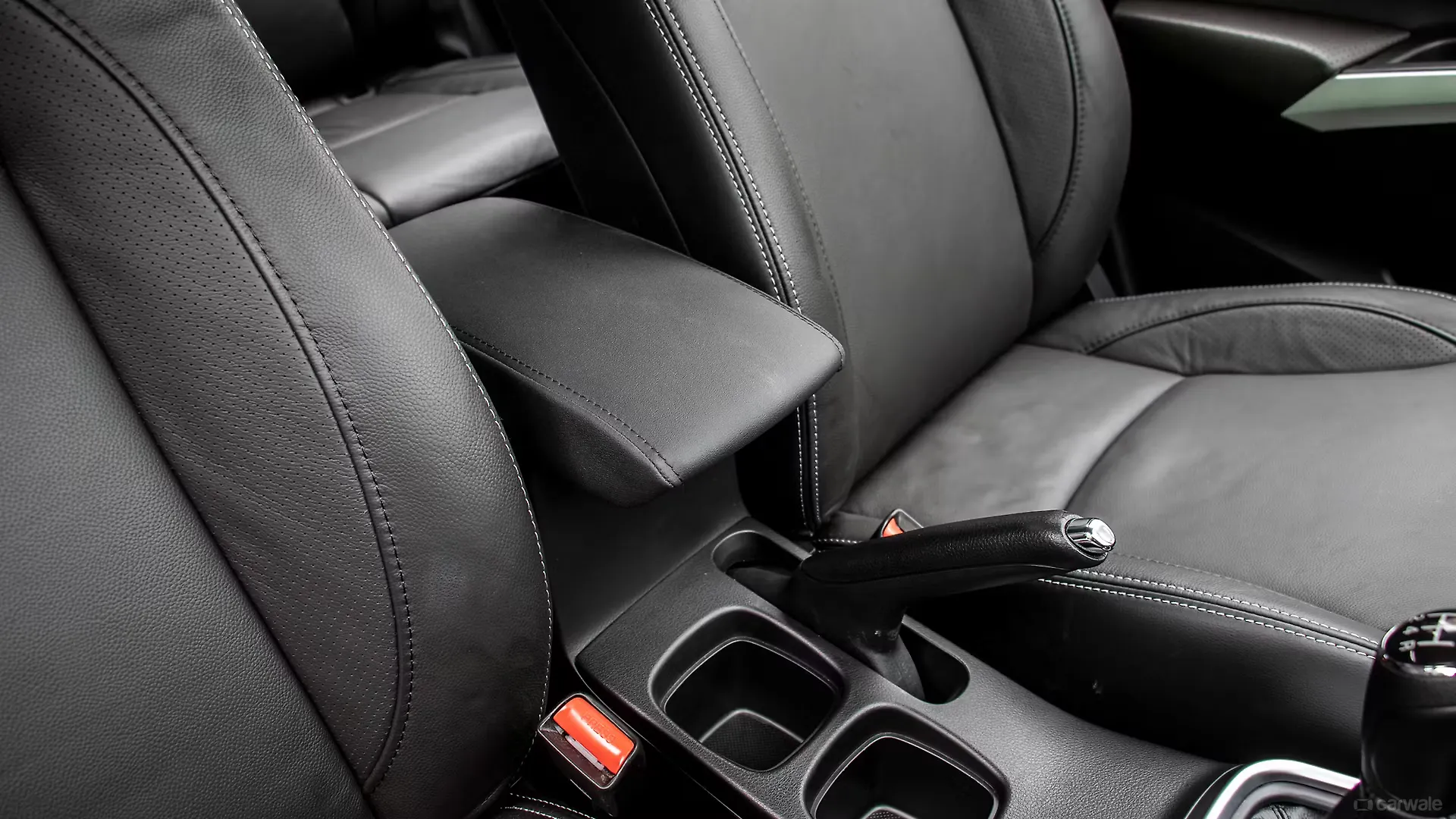SCross Front Centre Arm Rest Image, SCross Photos in India CarWale