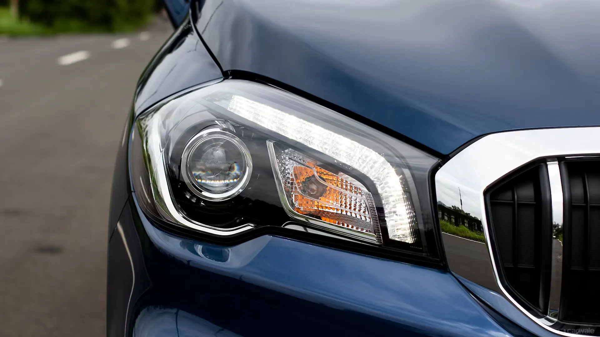 SCross Headlight Image, SCross Photos in India CarWale