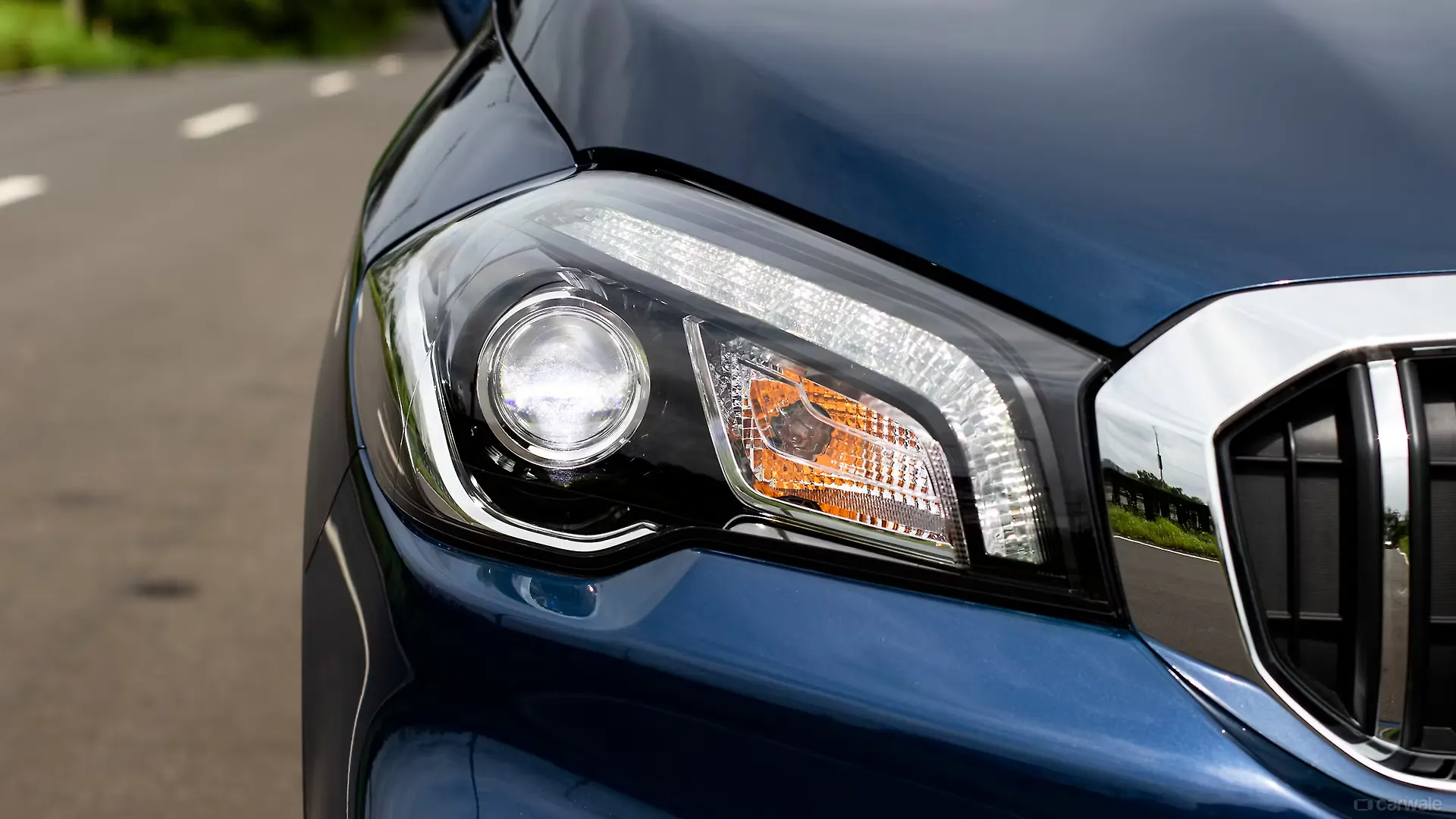 SCross Headlight Image, SCross Photos in India CarWale