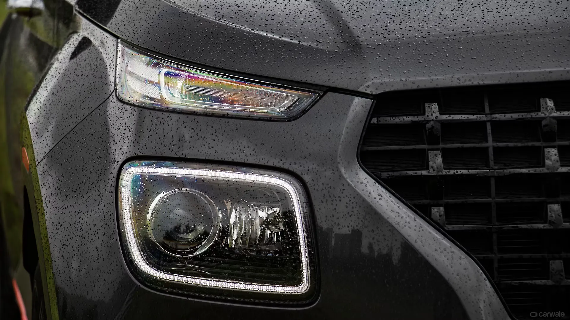 Venue Headlight Image, Venue Photos in India CarWale