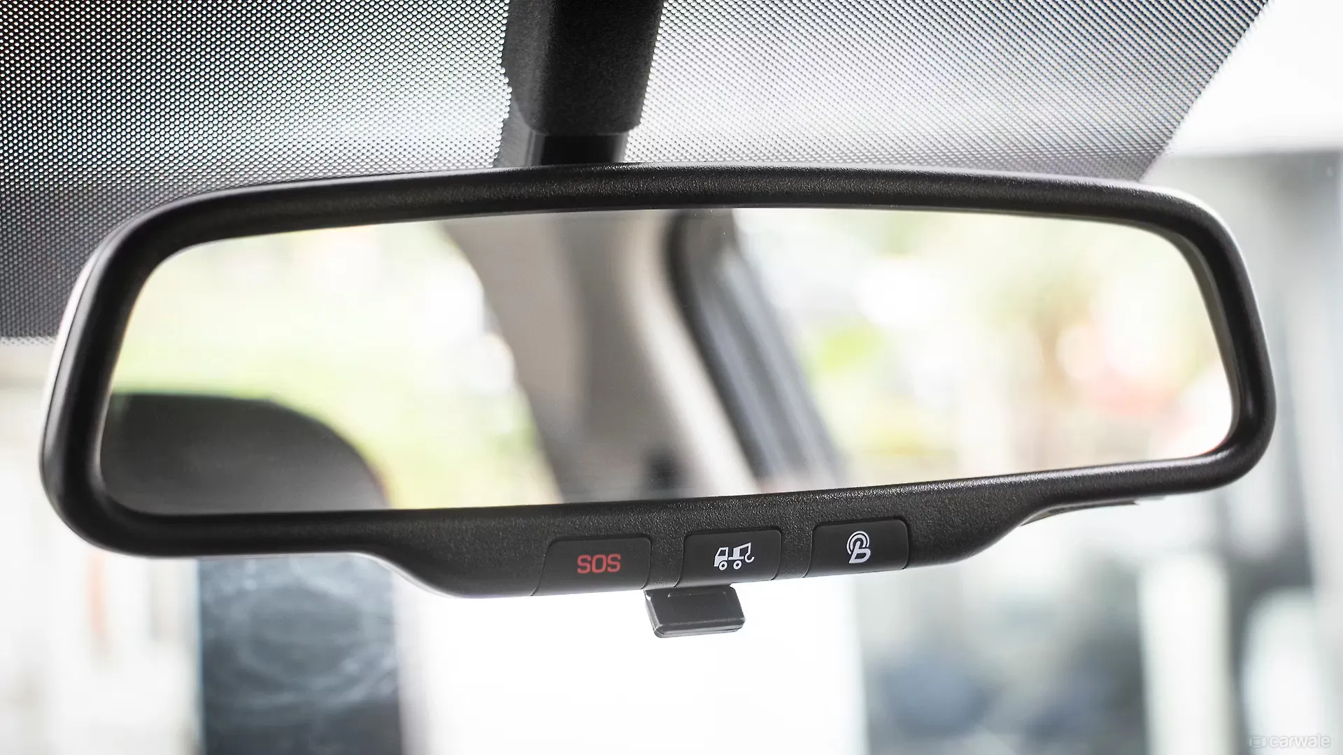 Venue Inner Rear View Mirror Image, Venue Photos in India CarWale