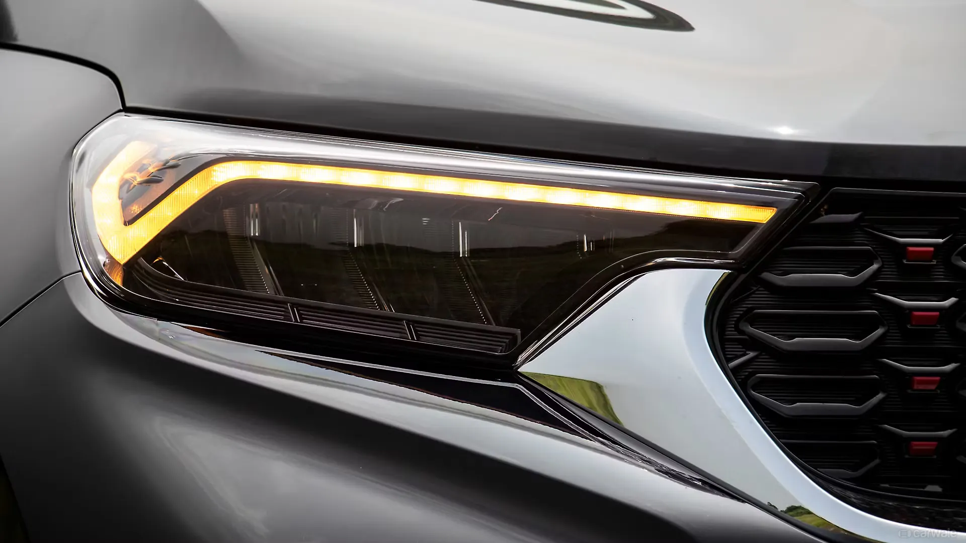 Headlight Image, Photos in India CarWale