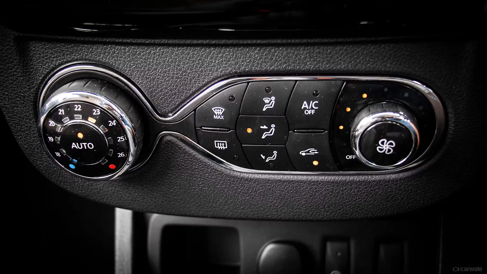 Duster AC Controls Image, Duster Photos in India CarWale