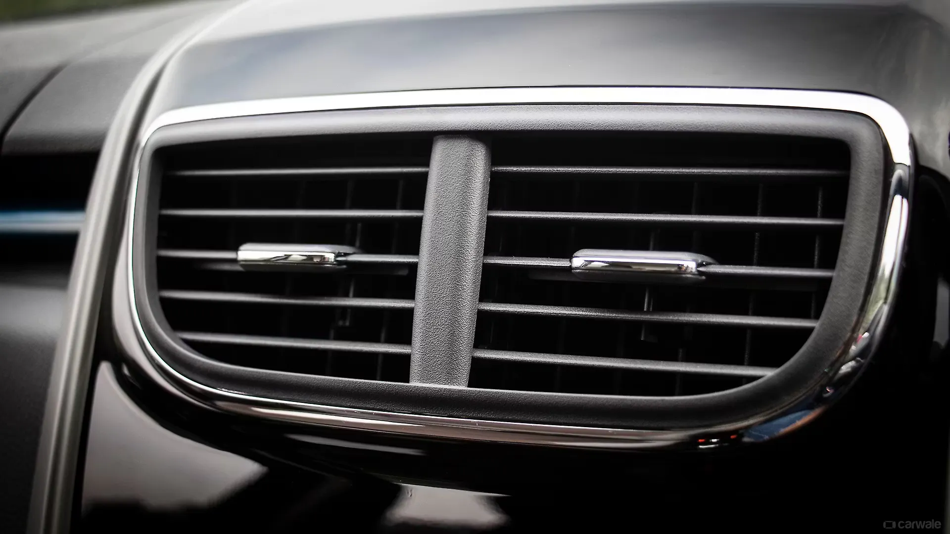 Duster Front Centre Air Vents Image, Duster Photos in India CarWale