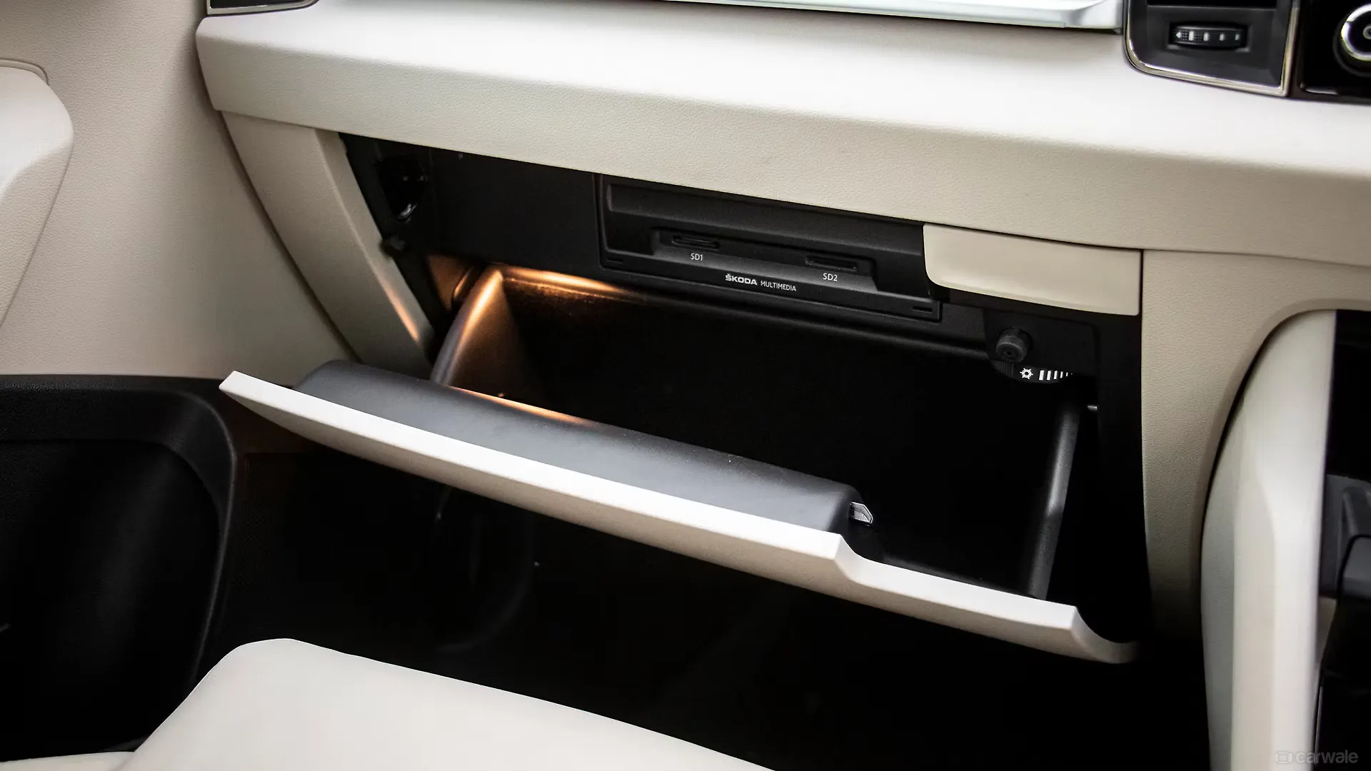 Karoq Glove Box Image, Karoq Photos in India CarWale