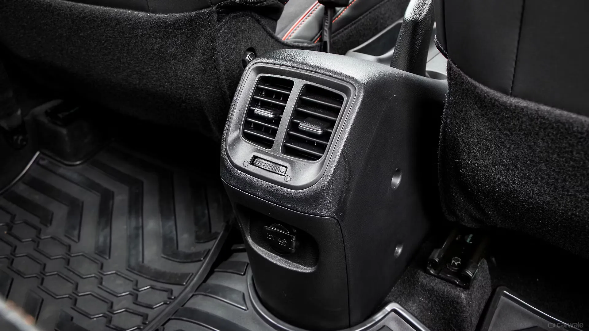 Grand i10 Nios Rear Row Air Vent Image, Grand i10 Nios Photos in India