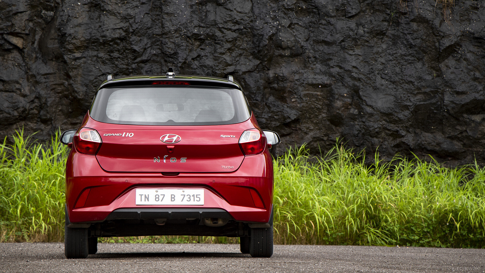 Grand i10 Nios Rear View Image, Grand i10 Nios Photos in India - CarWale