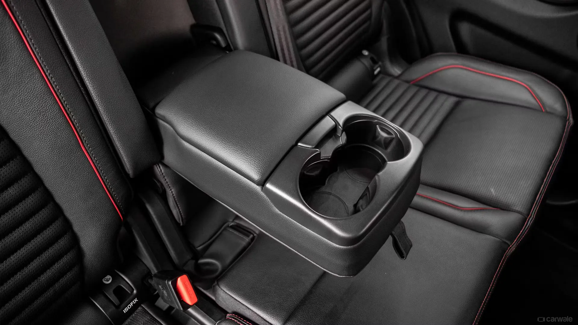 Discovery Sport Second Row Centre Arm Rest Image, Discovery Sport