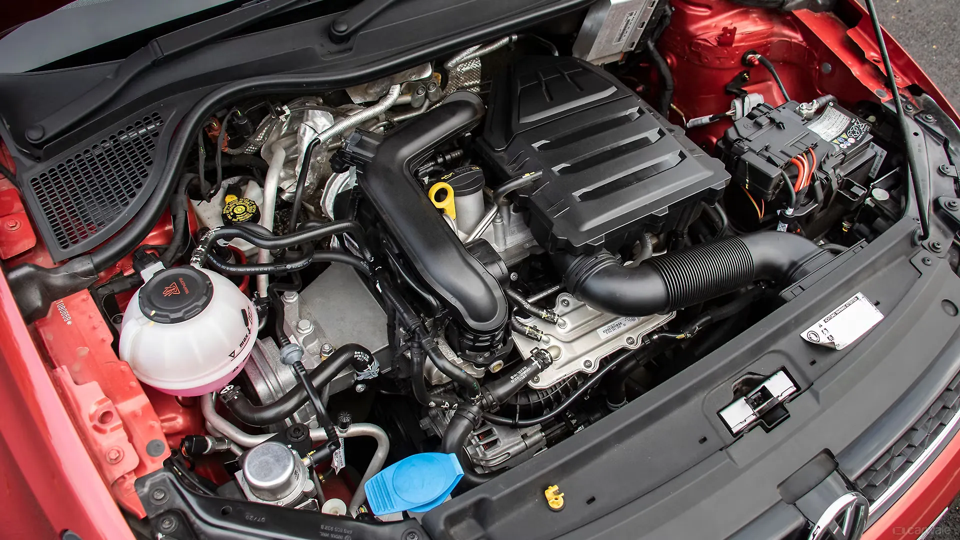 Vento Engine Shot Image, Vento Photos in India CarWale