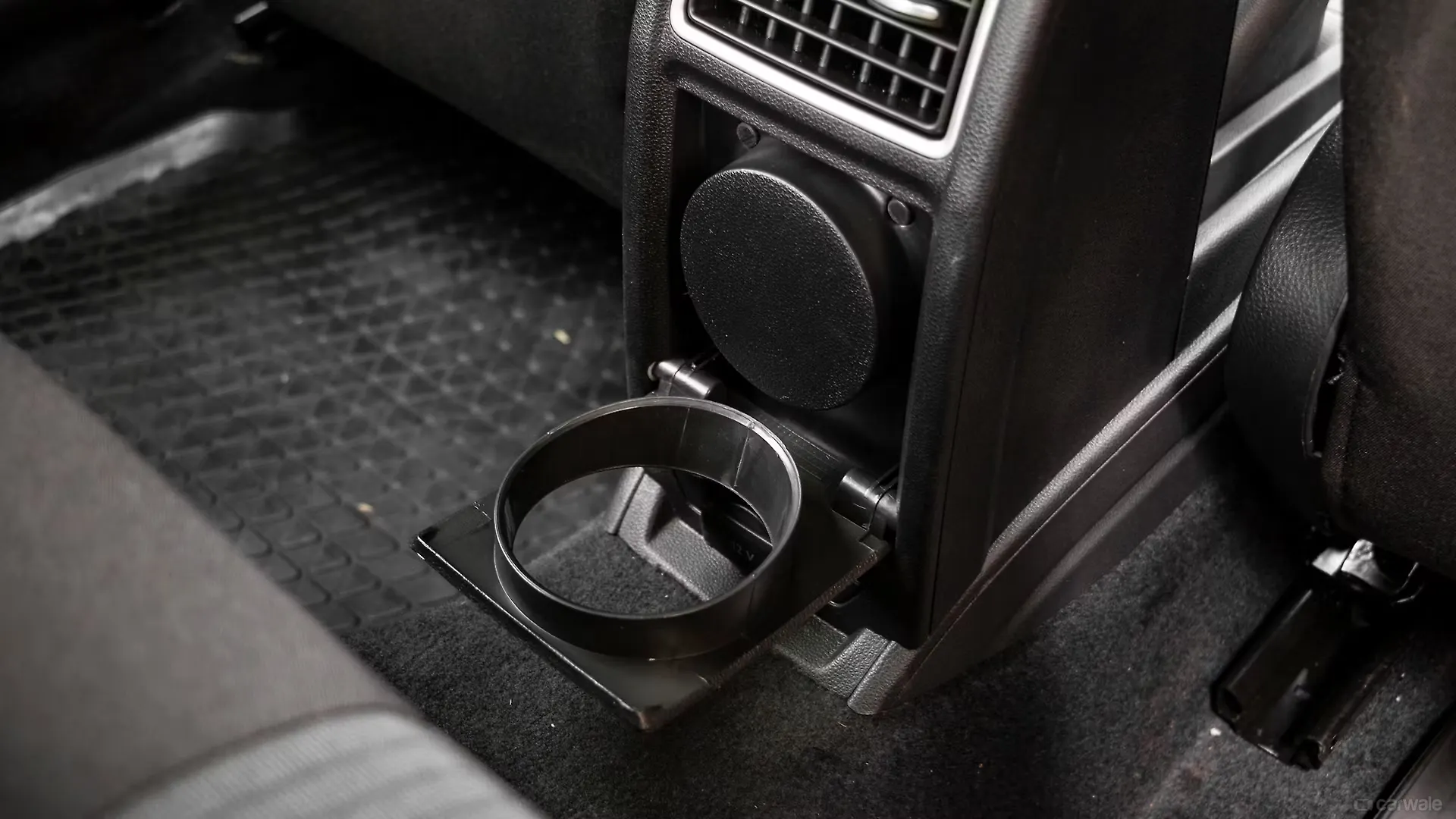 Polo Second Row Cup Holders Image, Polo Photos in India CarWale