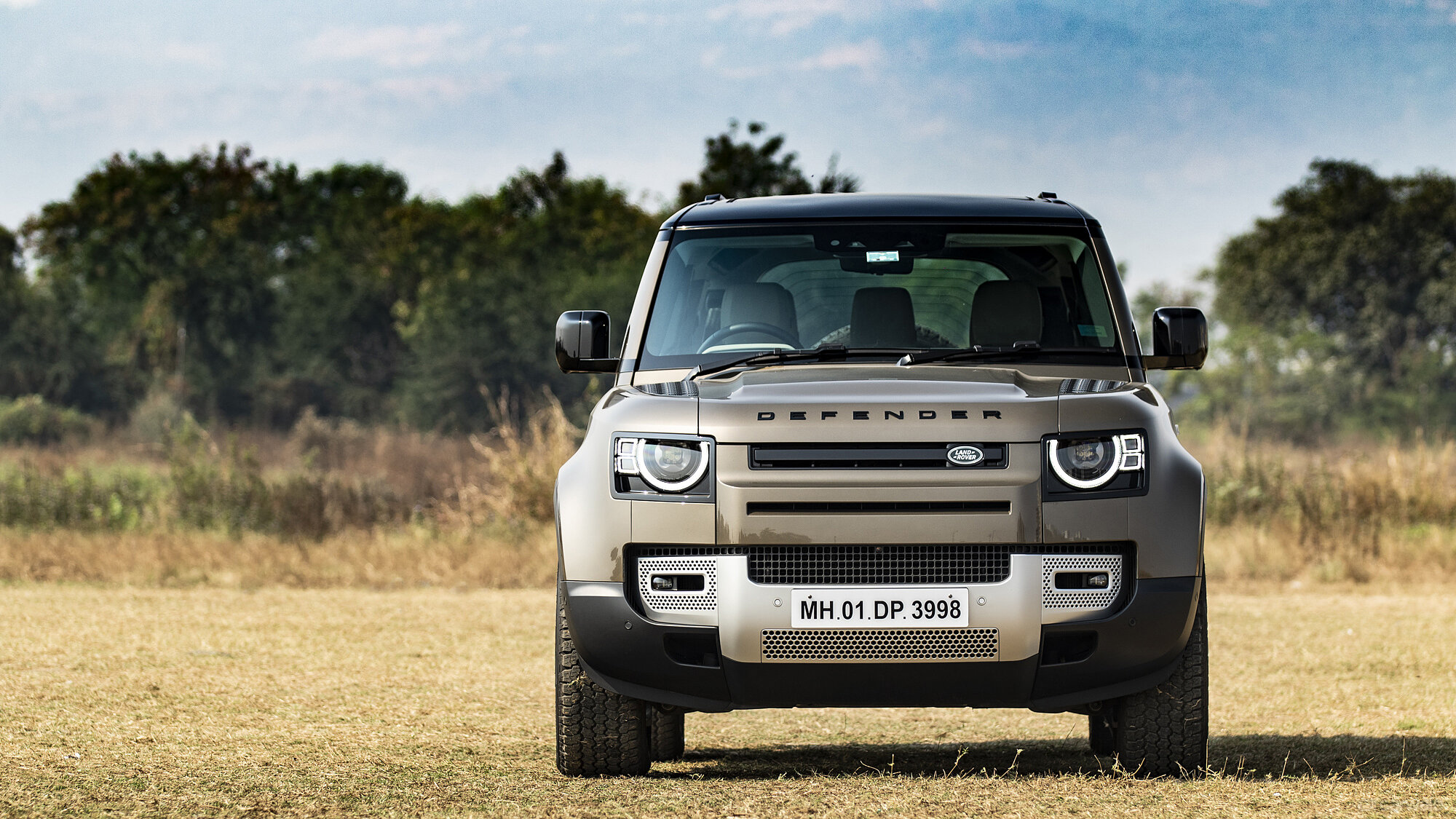 Defender Front View Image, Defender Photos in India - CarWale