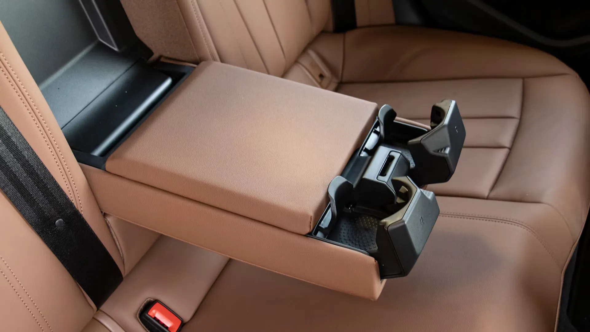 A4 Rear Cup Holders Image, A4 Photos in India CarWale