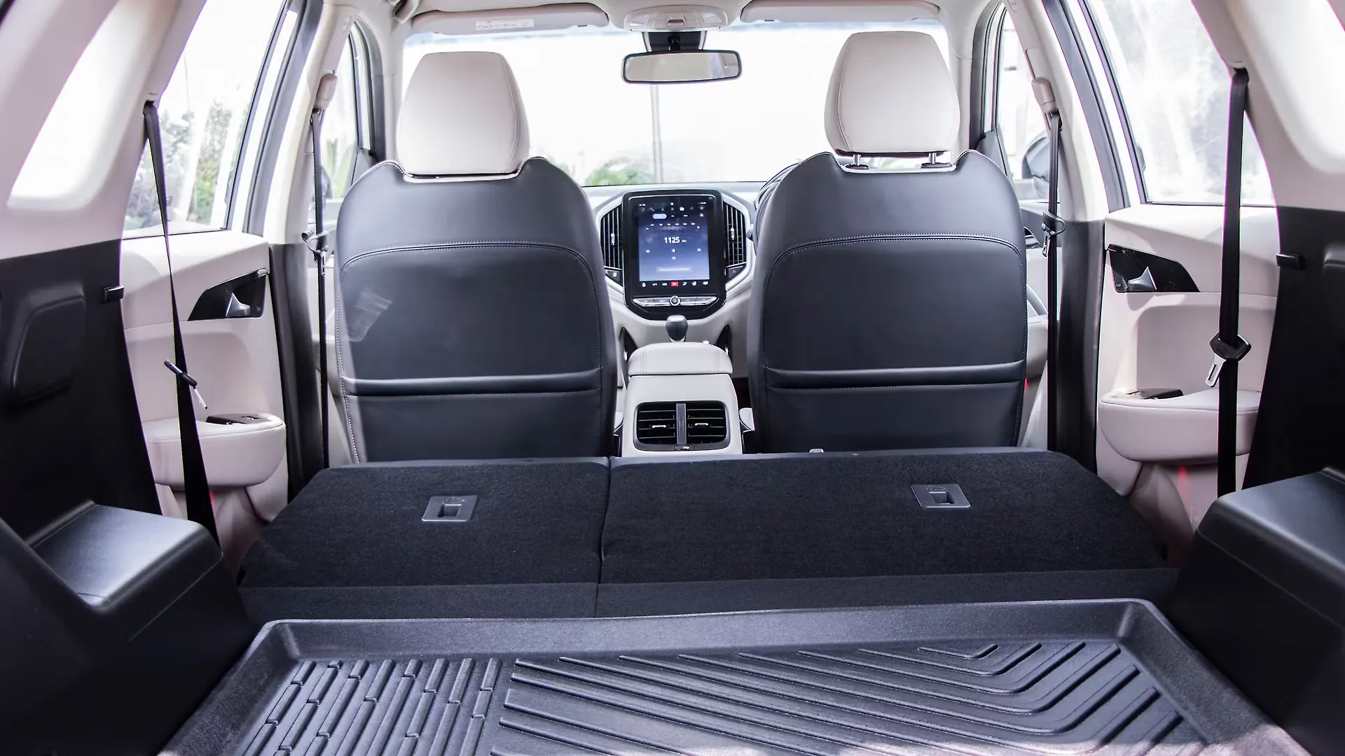 Hector Bootspace Rear Seat Folded Image, Hector Photos in India CarWale