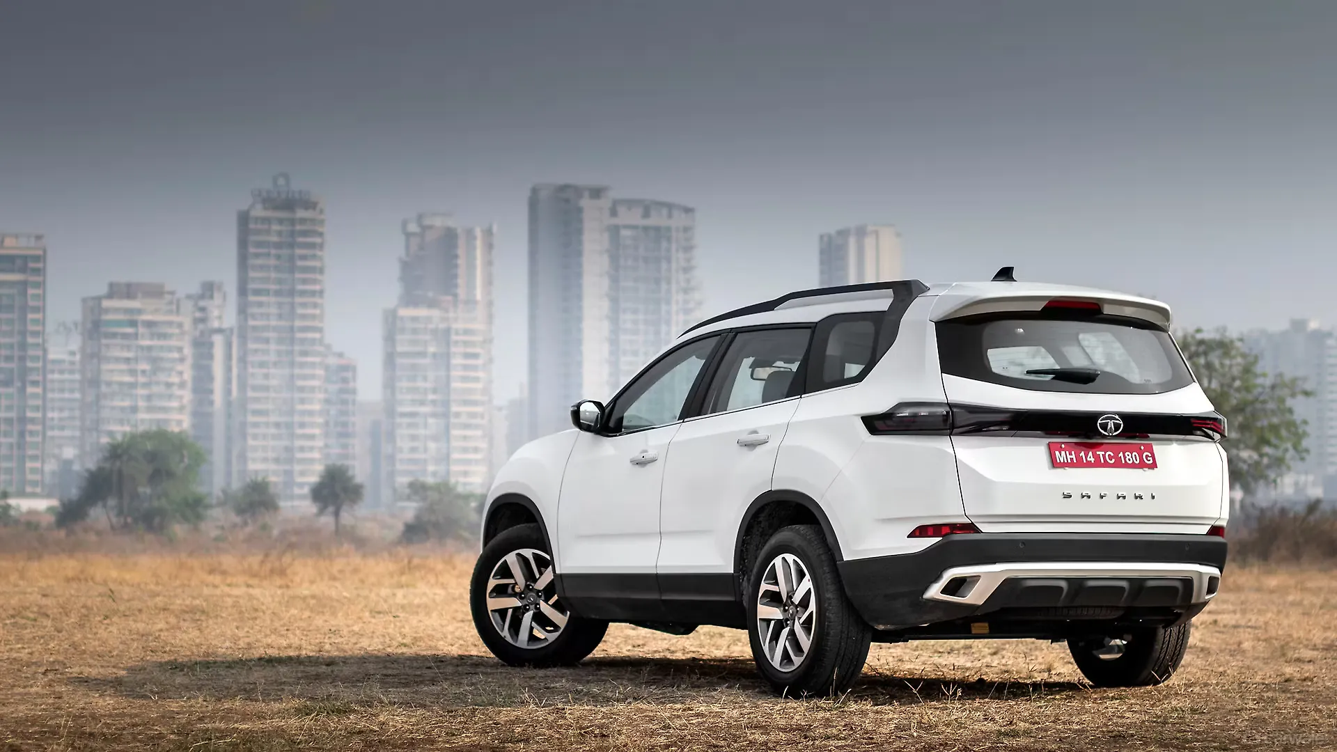 Safari Left Rear Three Quarter Image, Safari Photos in India CarWale