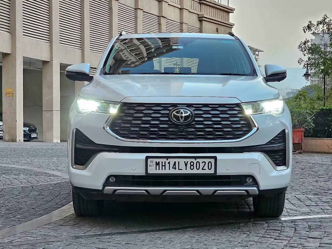 セレクト Used Toyota Innova Hycross Cars in Pune, Second Hand Toyota Innova