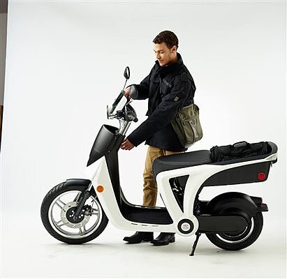 Mahindra discount electric scooty