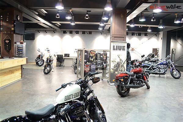 Harley davidson best sale showroom near me