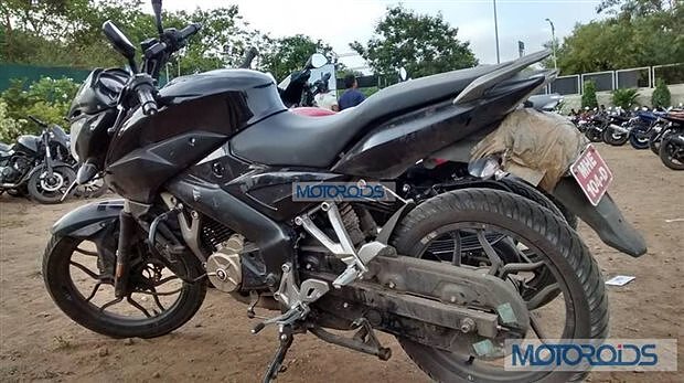 Bajaj Pulsar NS 150 spotted testing in Pune - BikeWale