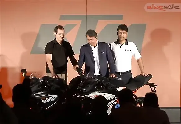ktm 200 showroom price