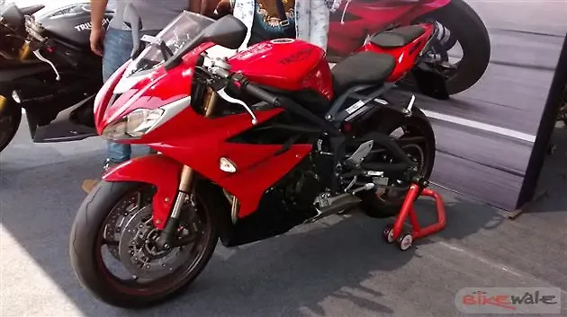 neer  ① Noticed this while changing spark plugs. | Kawasaki Ninja ZX
