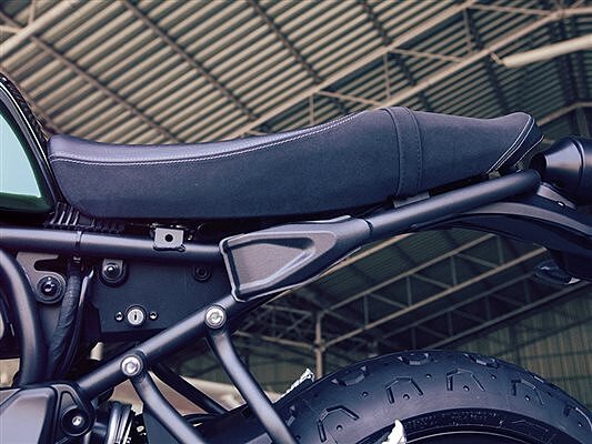 yamaha xsr700 seat