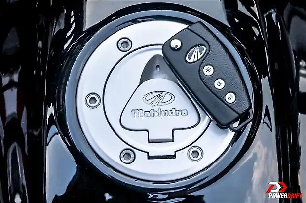 mahindra centuro petrol tank lock