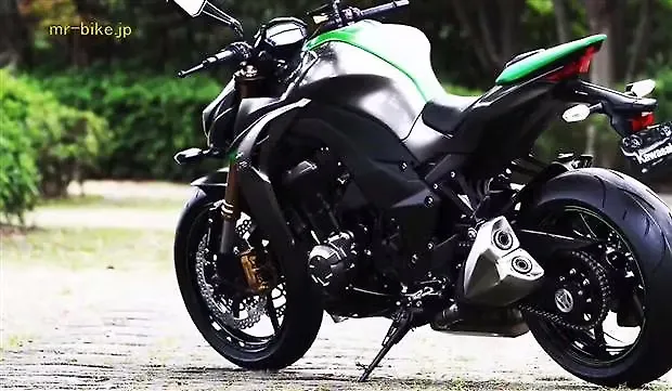 まっきーページ Kawasaki Z1000 images leak ahead of EICMA debut - BikeWale