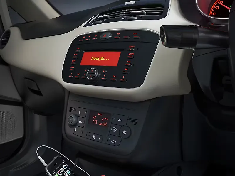Fiat Linea Images Interior Exterior Photo Gallery Carwale