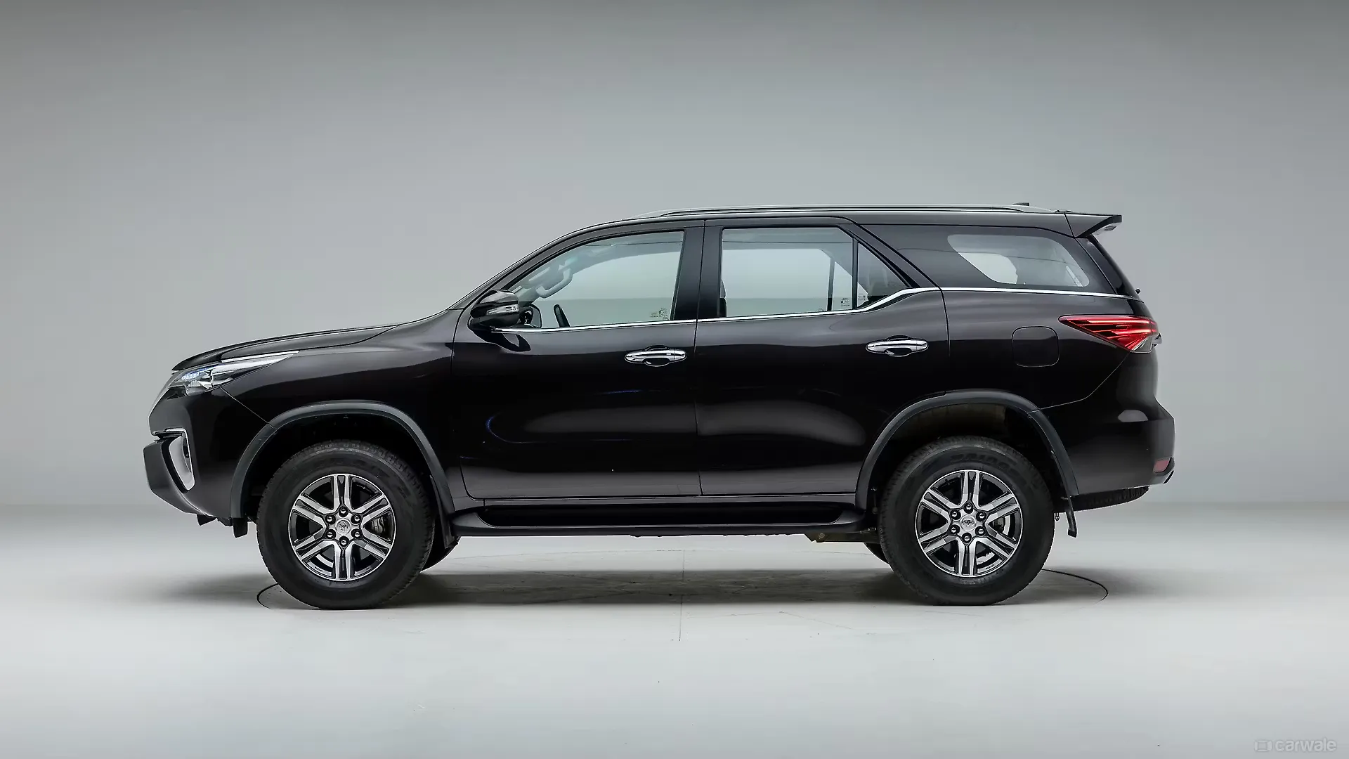Fortuner Rhs Side Toyota Fortuner Photo, Left Side View Image - CarWale