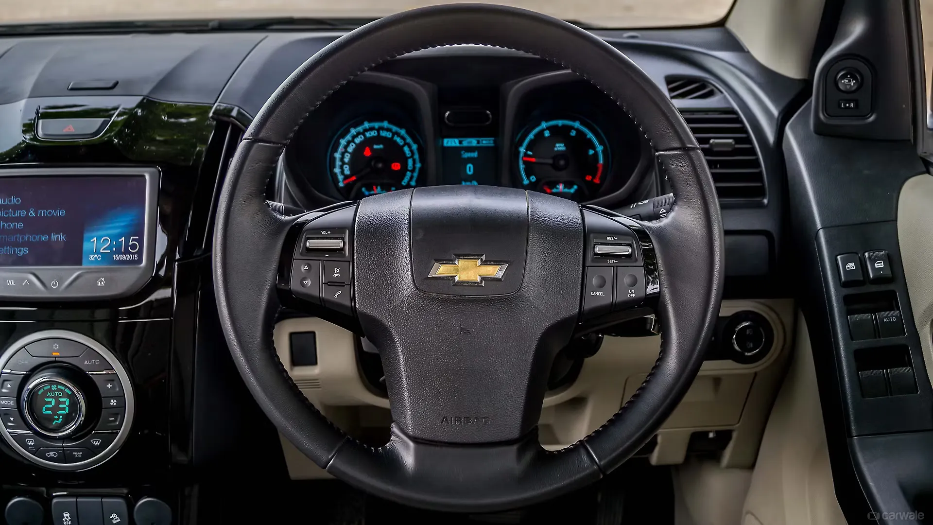 Chevrolet Trailblazer Photo Steering Wheel Image Carwale