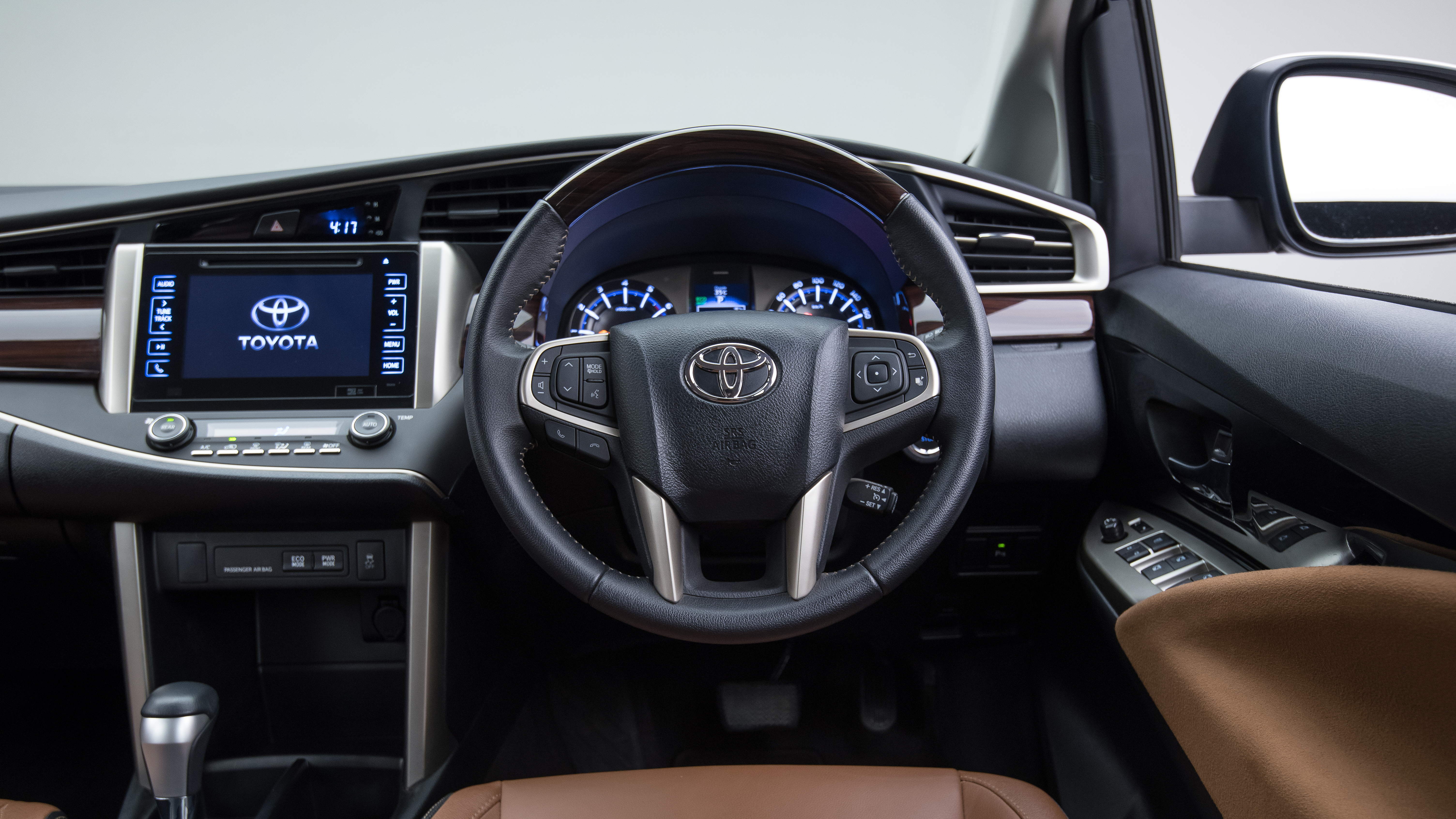 Toyota Innova Crysta Photo, Interior Image - CarWale