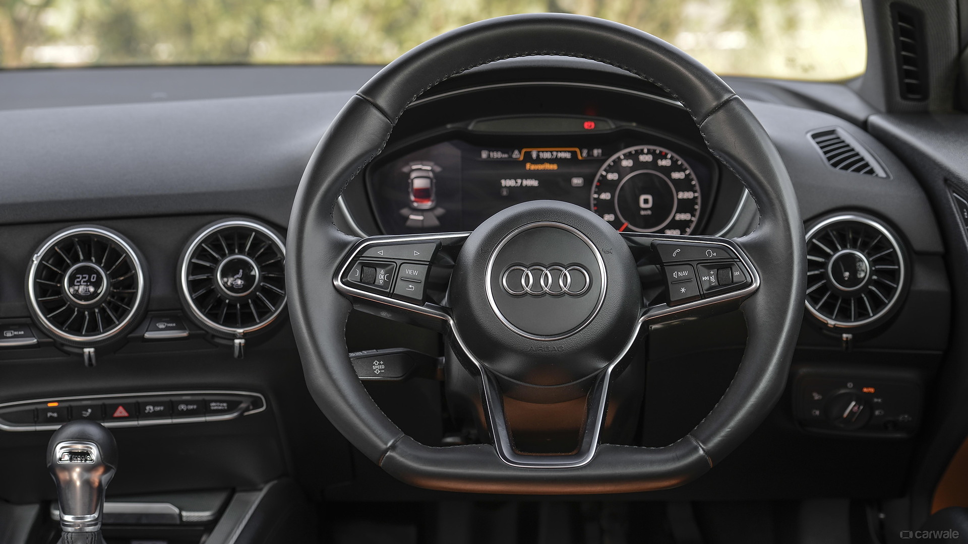 Audi TT Photo, Steering Wheel Image - CarWale