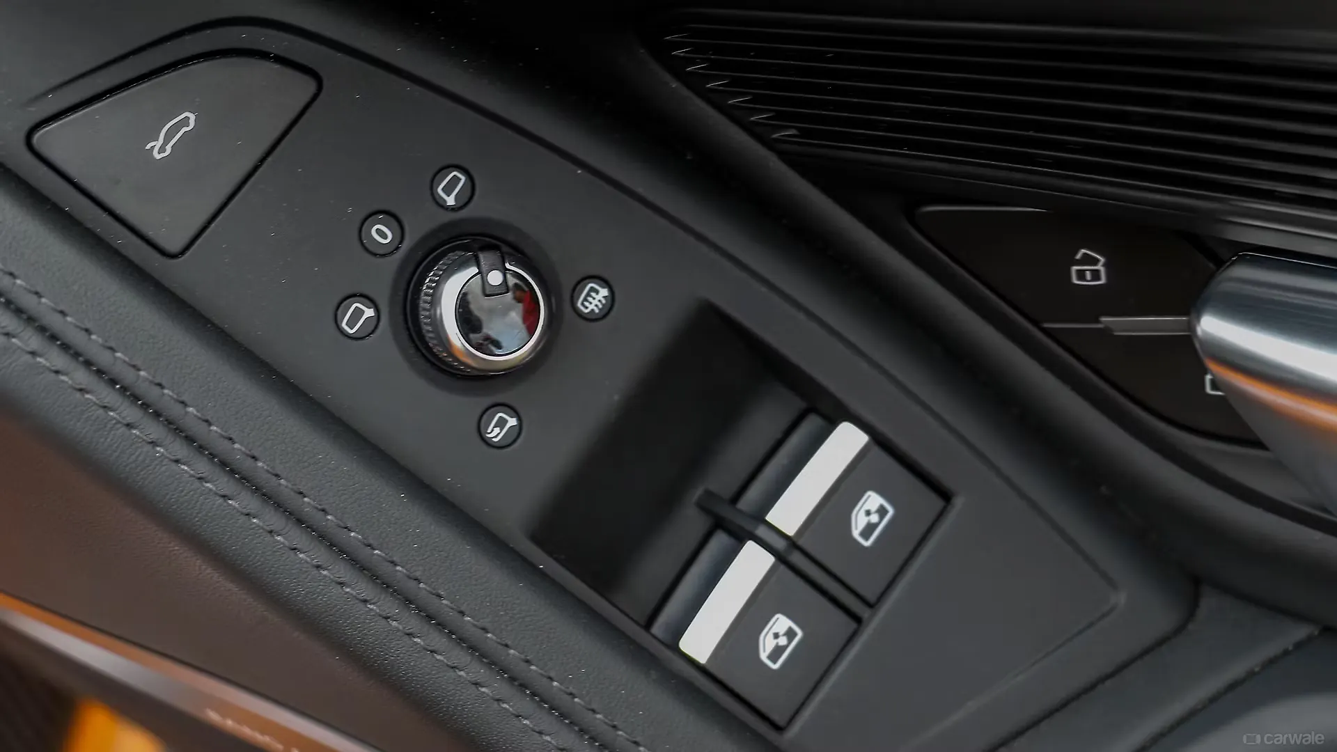 Audi R8 Interior & Gallery CarWale Audi R8 Interior & Gallery CarWale