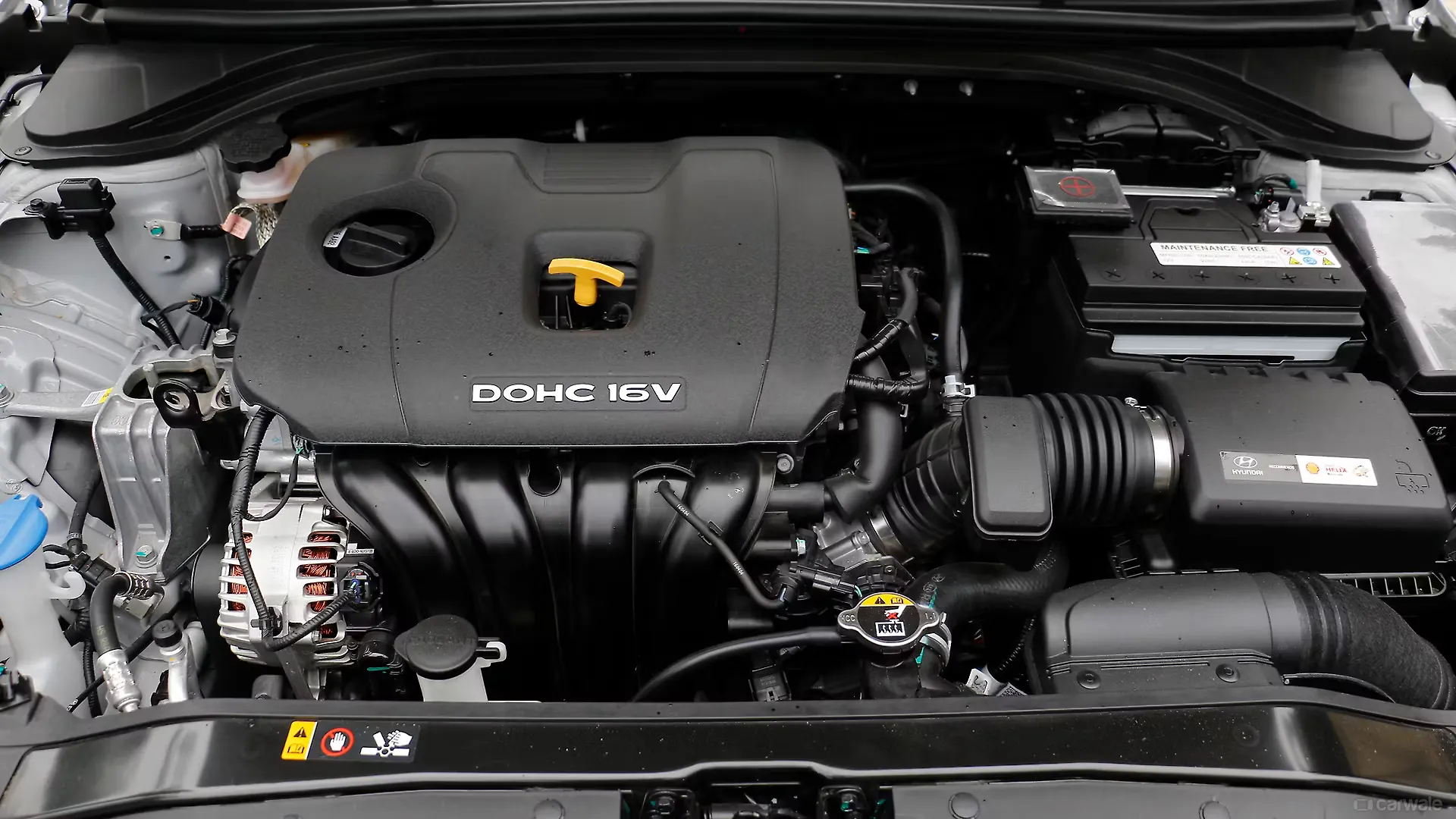 Hyundai Elantra Photo, Engine Bay Image CarWale