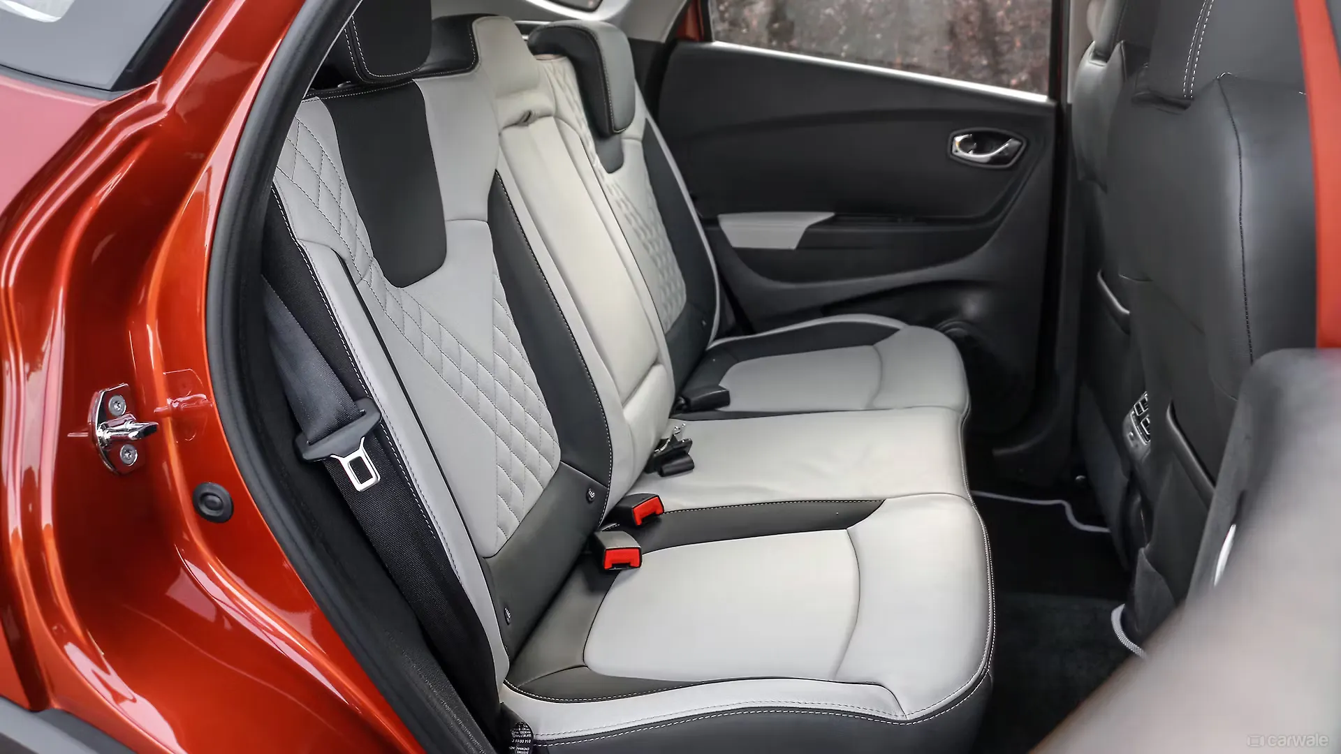 Renault Captur Photo, Rear Seat Space Image - CarWale Renault Captur Photo, Rear Seat Space Image - CarWale