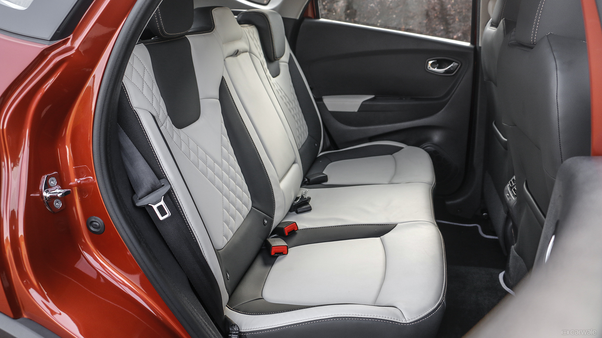 Renault Captur Photo, Rear Seat Space Image CarWale