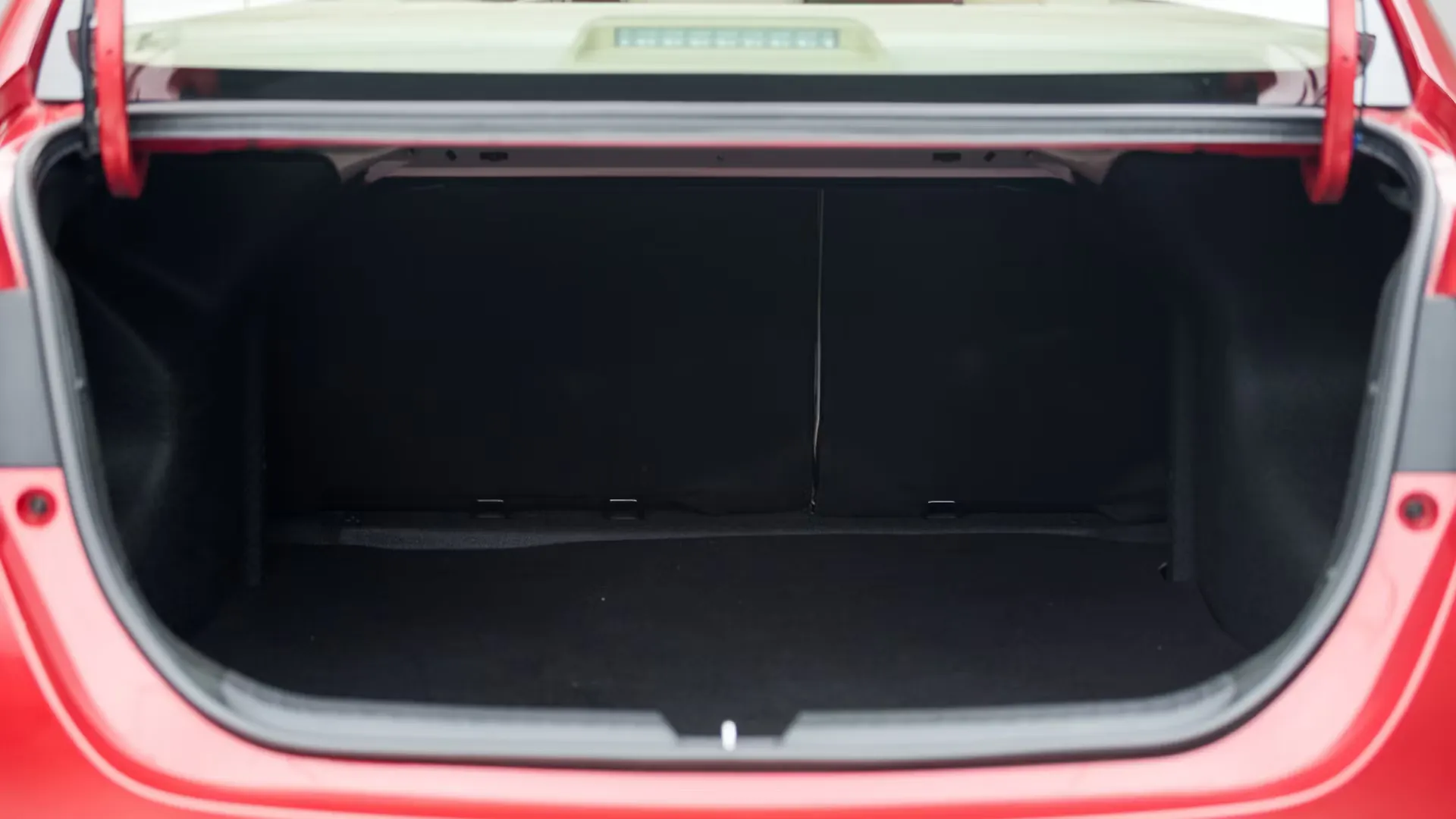 Toyota Yaris Photo, Boot Space Image - CarWale