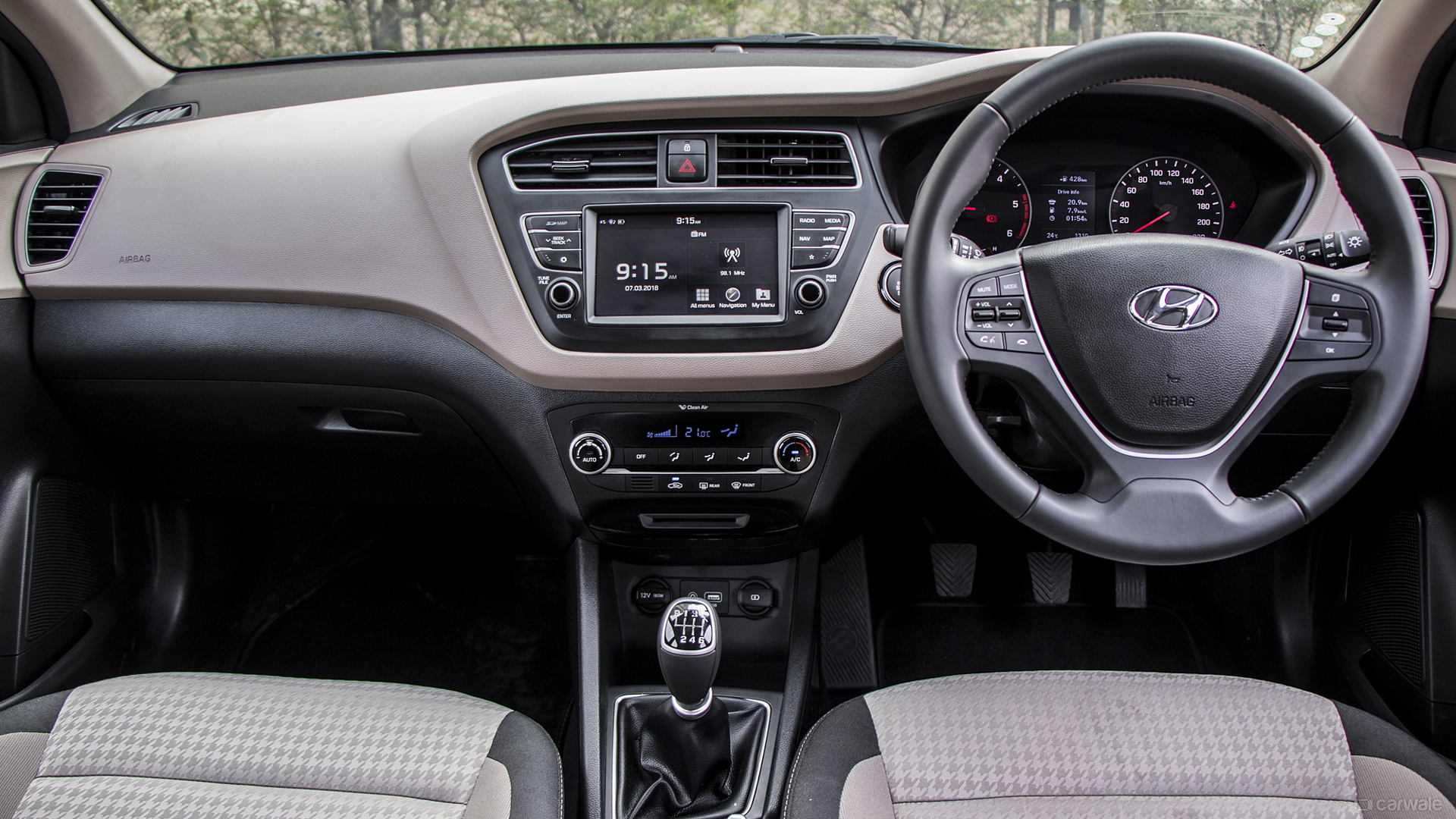 Interior Image, Hyundai Elite i20 Photo - CarWale