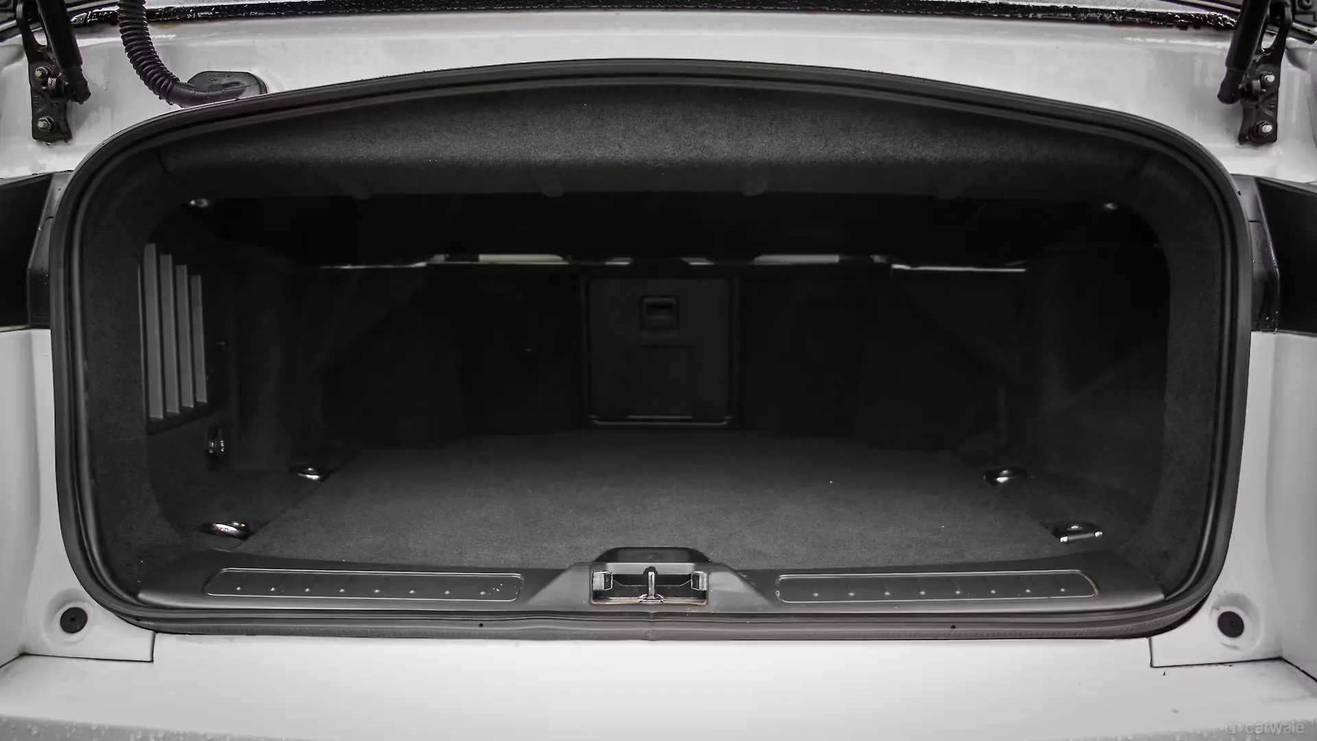 Land Rover Range Rover Evoque Photo, Boot Space Image CarWale