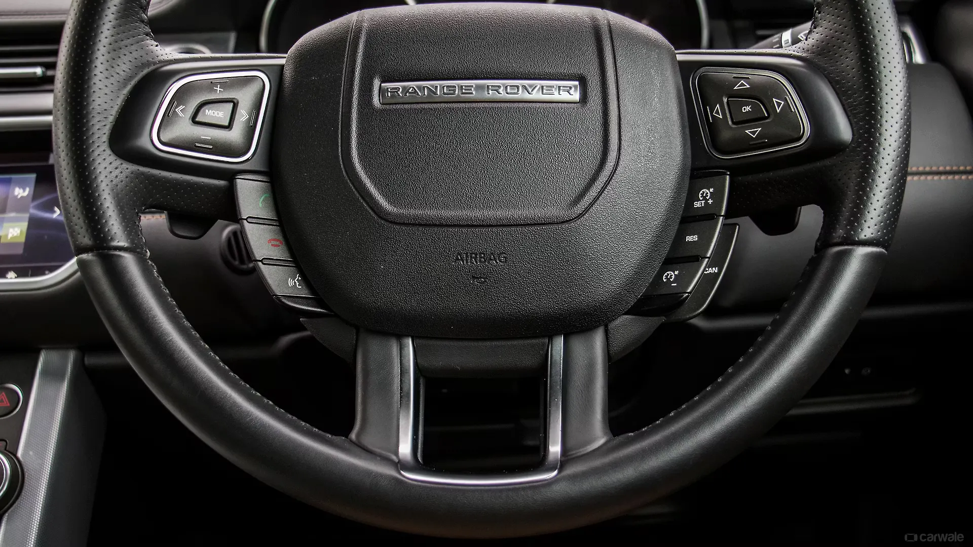 https://imgd.aeplcdn.com/0x0/cw/ec/35533/Land-Rover-Range-Rover-Evoque-Interior-132594.jpg?wm=1&q=100