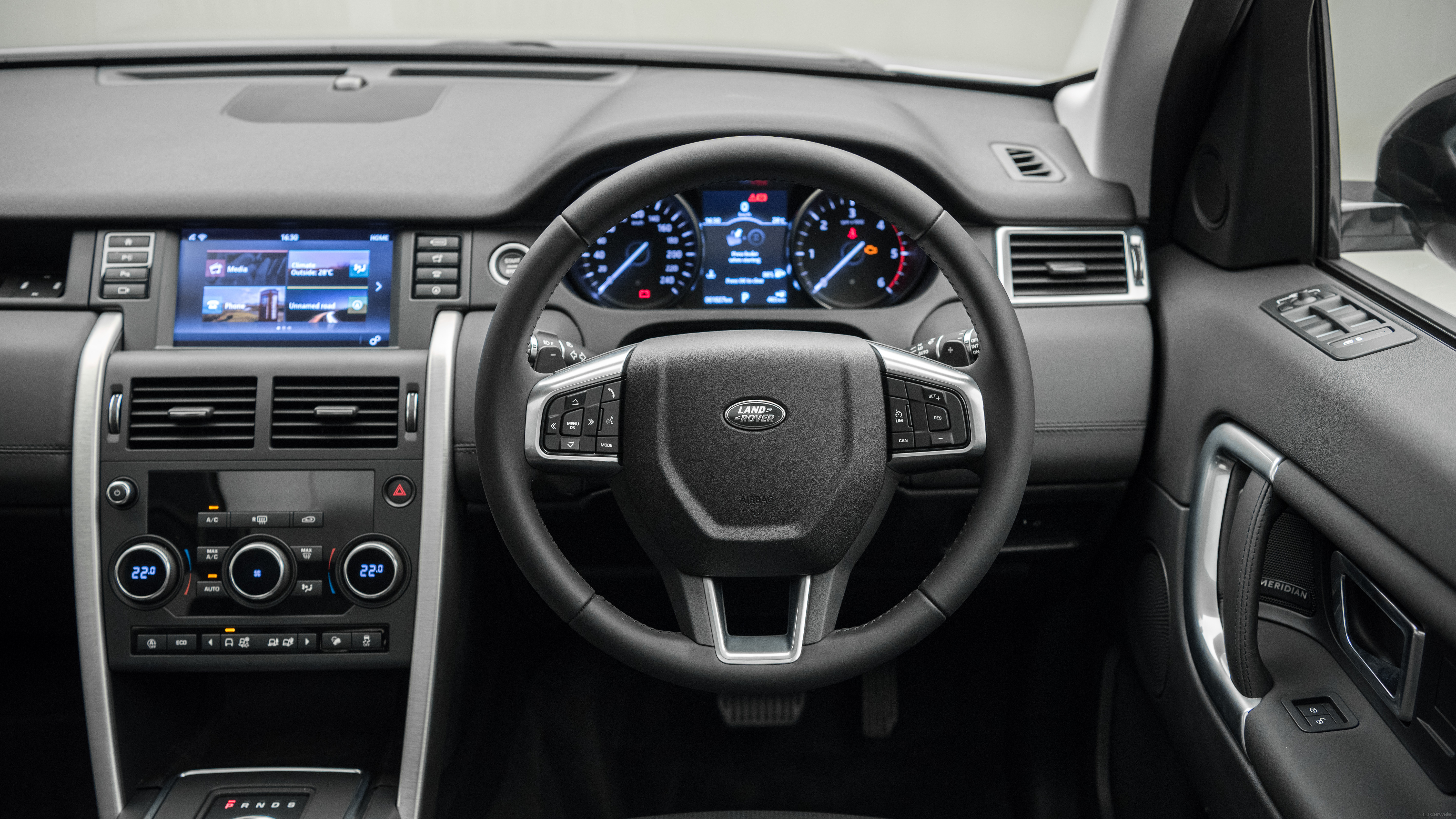 Land Rover Discovery Sport Photo, Dashboard Image - CarWale