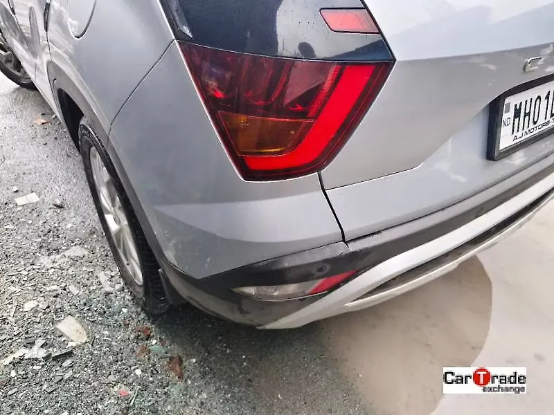 Scratches on the rear bumper Scratches on the rear bumper