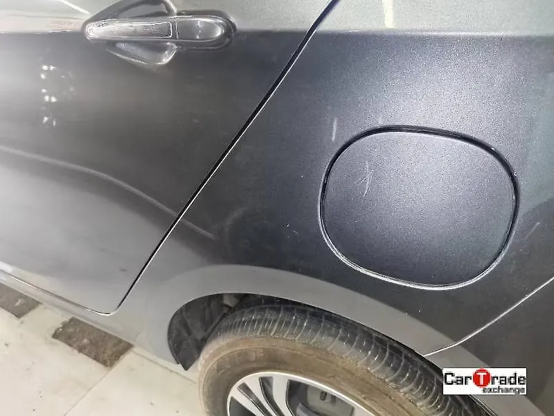 Scratches on the left quarter panel