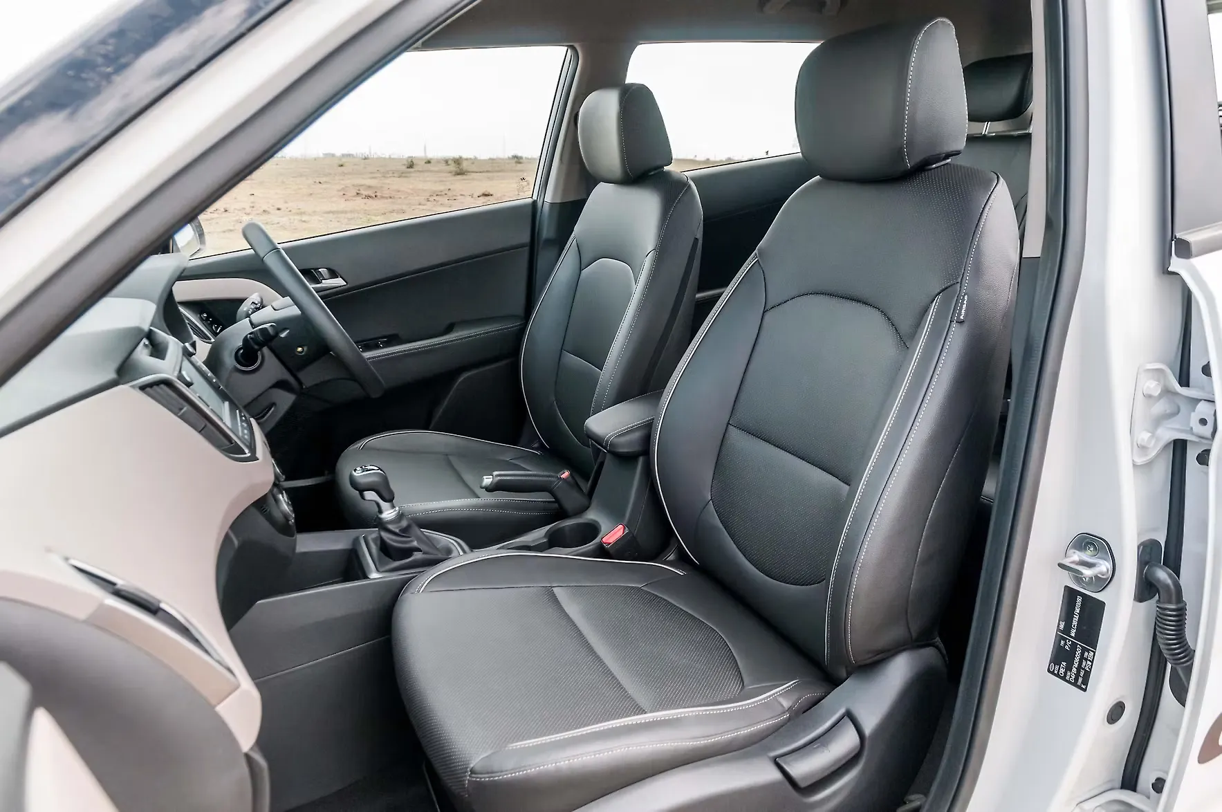 front seats Image, Hyundai Creta Photo CarWale