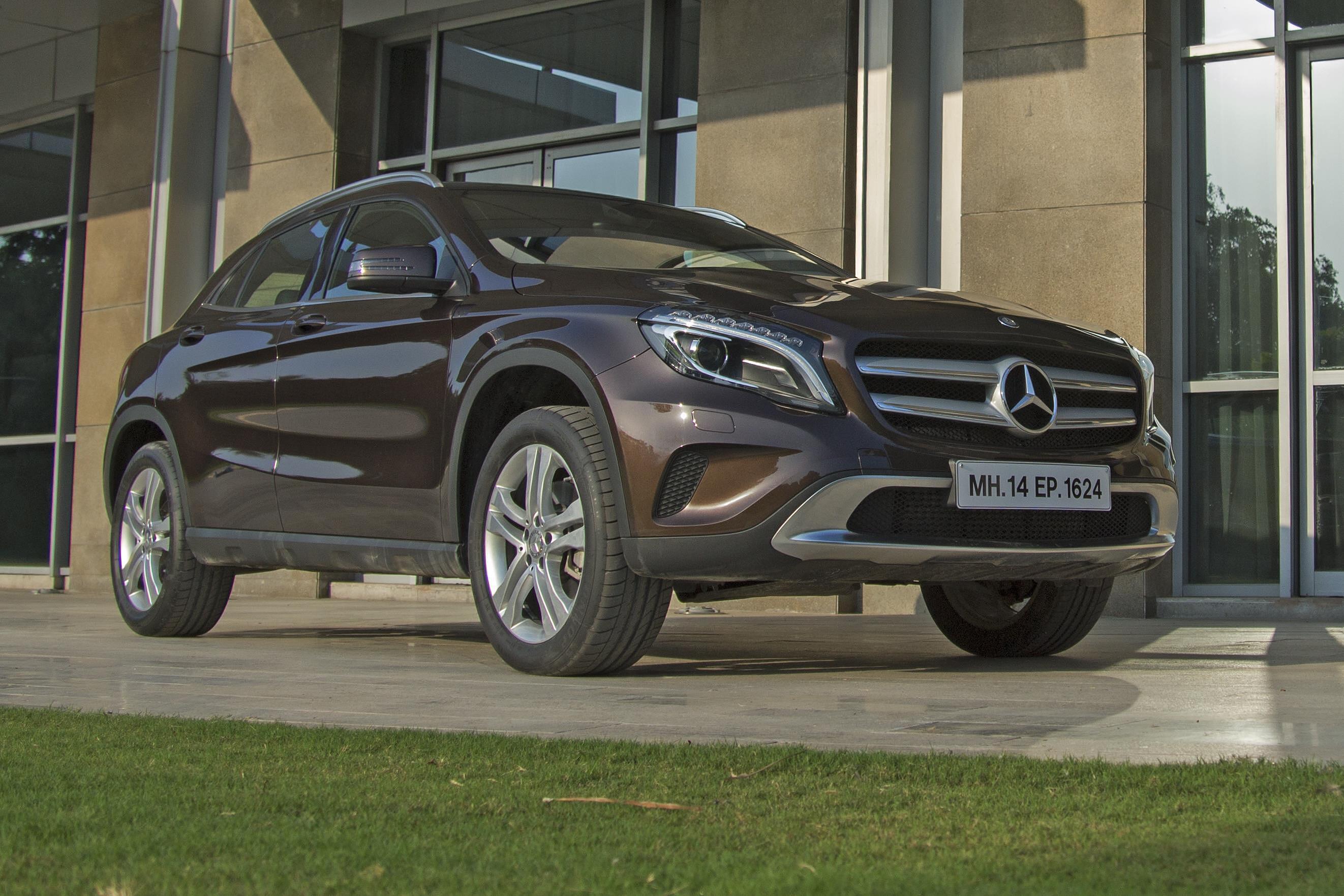 Mercedes Benz Gla 14 17 45 Amg Price In India Features Specs And Reviews Carwale