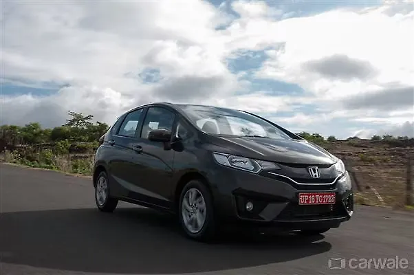 CarWale comparison: Honda Jazz VS Hyundai i20 - CarWale